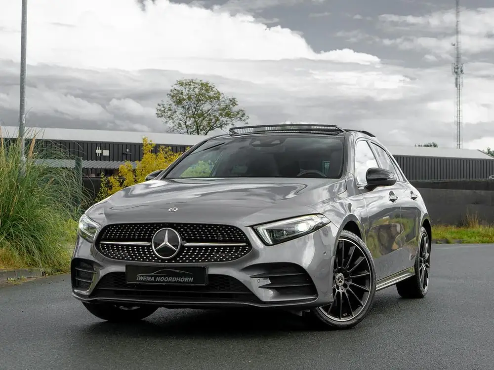 Mercedes-Benz A-Klasse Mercedes A-klasse 250 e AMG Panoramadak|Keyless|Multibeam le uit 2022