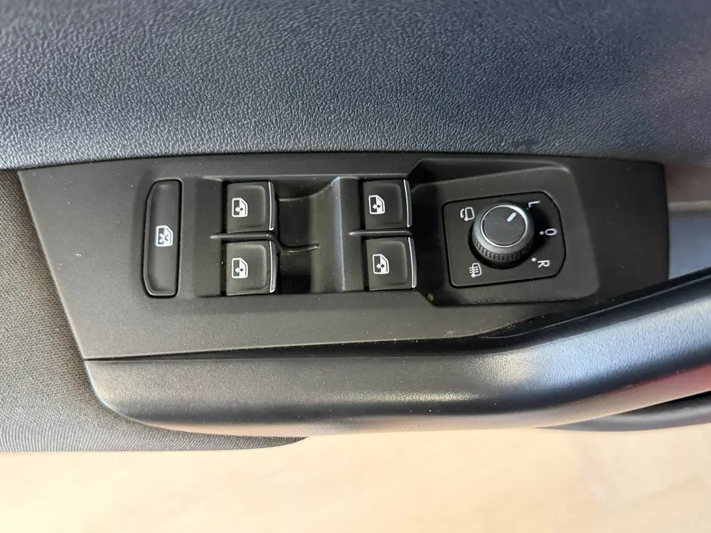 Volkswagen Taigo 1.5 TSI 3X R-Line Business AUT. PANO PDC AC uit 2022, foto 16