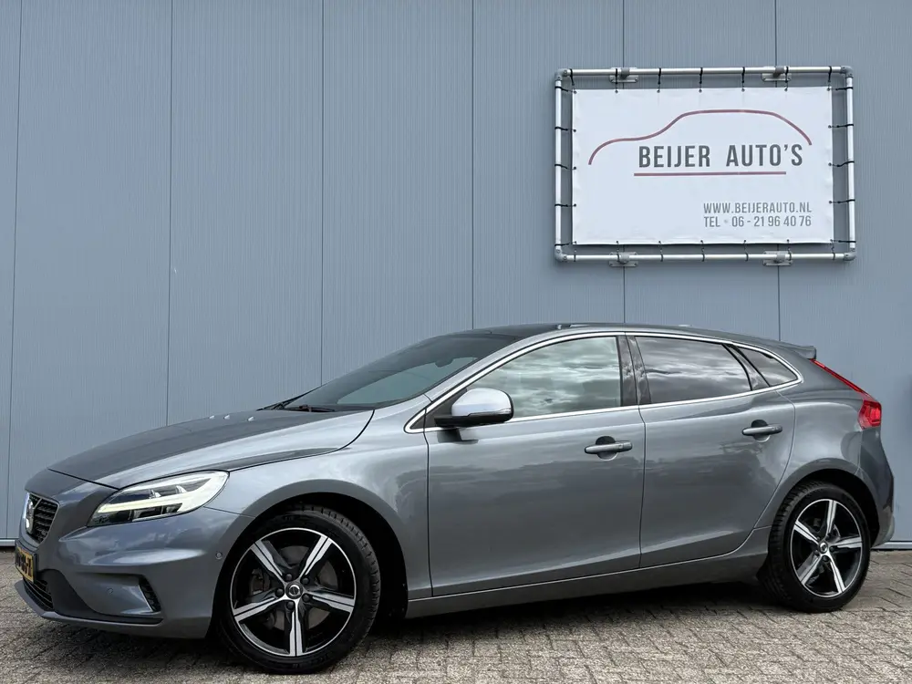 Volvo V40 1.5 T3 Polar+ Sport Automaat R-Design/Pano/Navigat uit 2019