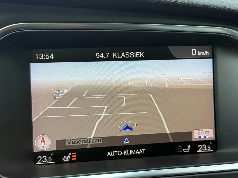 Volvo V40 1.5 T3 Polar+ Sport Automaat R-Design/Pano/Navigat uit 2019, foto 12
