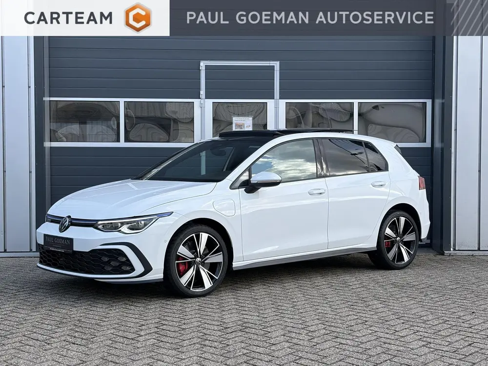 Volkswagen Golf 1.4 eHybrid GTE | Pano | Camera | Keyless | uit 2024