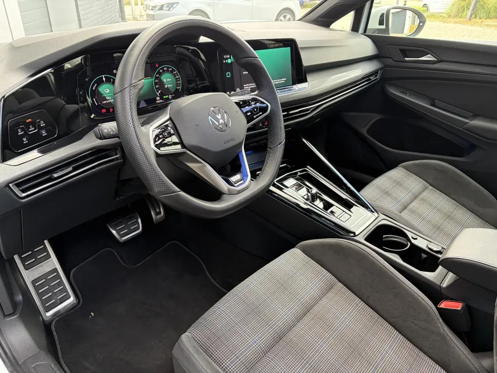 Volkswagen Golf 1.4 eHybrid GTE | Pano | Camera | Keyless | uit 2024, foto 10