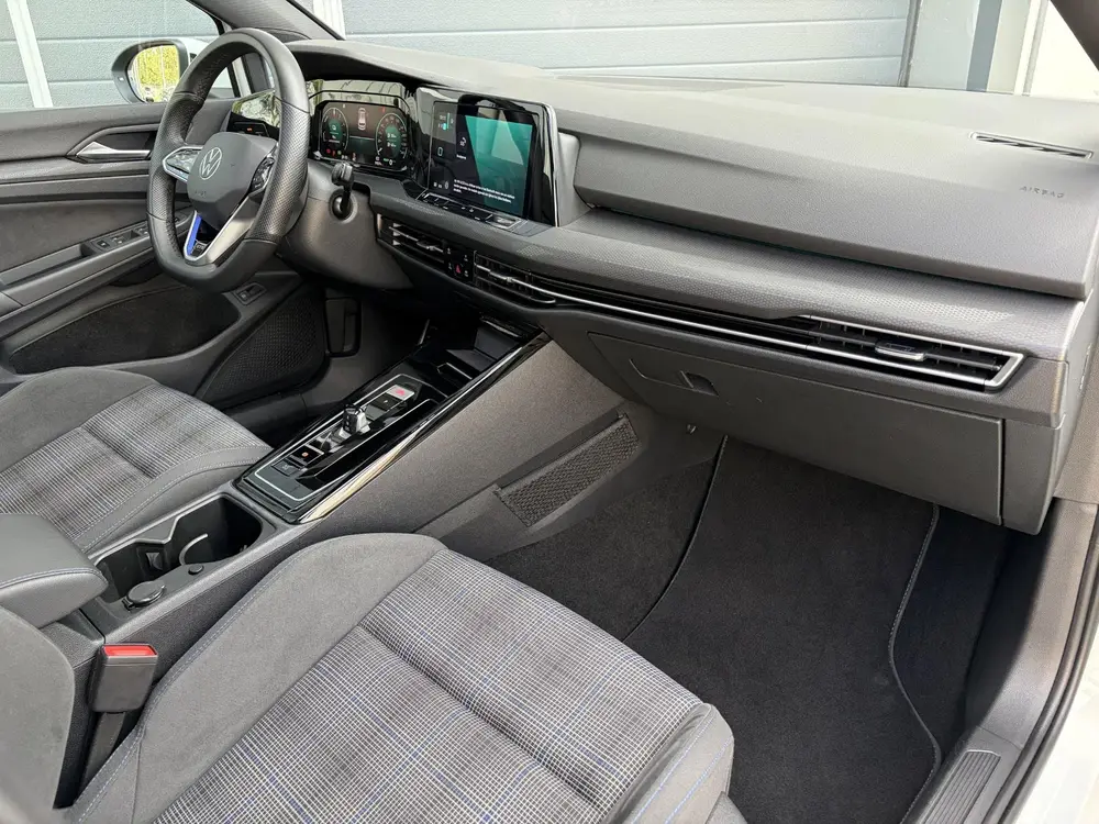 Volkswagen Golf 1.4 eHybrid GTE | Pano | Camera | Keyless | uit 2024, foto 13