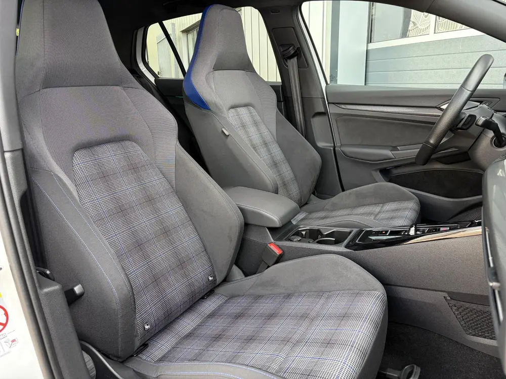 Volkswagen Golf 1.4 eHybrid GTE | Pano | Camera | Keyless | uit 2024, foto 15