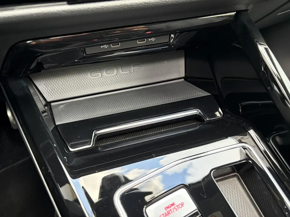 Volkswagen Golf 1.4 eHybrid GTE | Pano | Camera | Keyless | uit 2024, foto 19