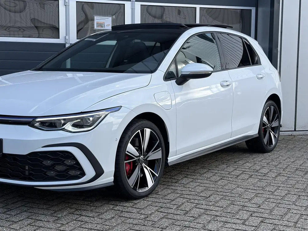 Volkswagen Golf 1.4 eHybrid GTE | Pano | Camera | Keyless | uit 2024, foto 4