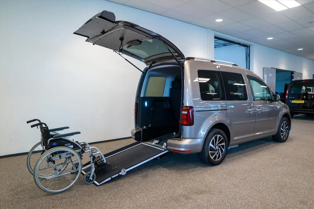 Volkswagen Caddy L1 Rolstoelauto Automaat 3+1 uit 2019, foto 10
