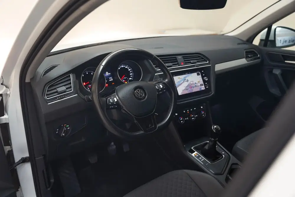 Volkswagen Tiguan 1.5 TSI Comfortline Business [ Apple carpl uit 2019, foto 15