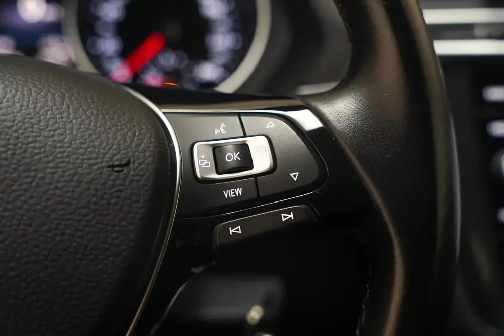 Volkswagen Tiguan 1.5 TSI Comfortline Business [ Apple carpl uit 2019, foto 17
