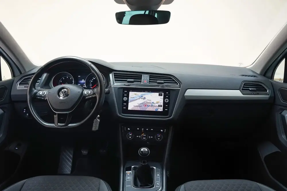 Volkswagen Tiguan 1.5 TSI Comfortline Business [ Apple carpl uit 2019, foto 4