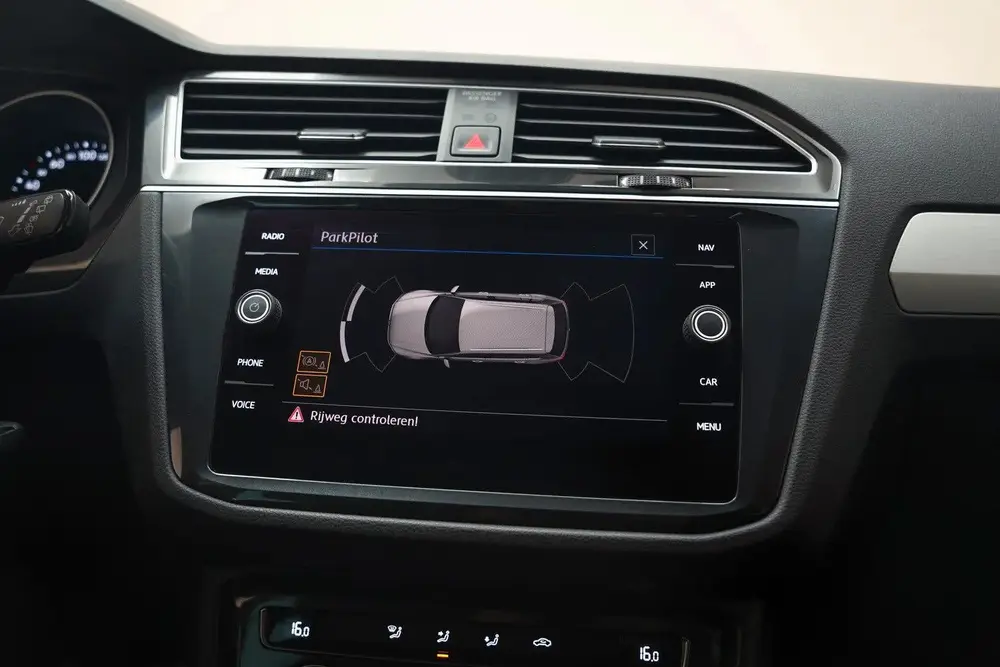 Volkswagen Tiguan 1.5 TSI Comfortline Business [ Apple carpl uit 2019, foto 5