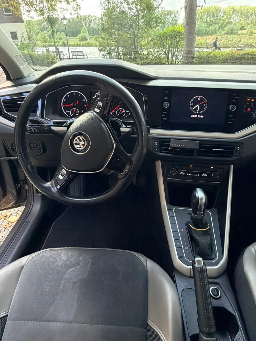 Volkswagen Polo 1.0 TSI 95pk 7-DSG 2019 Grijs HIGHLINE uit 2019, foto 3