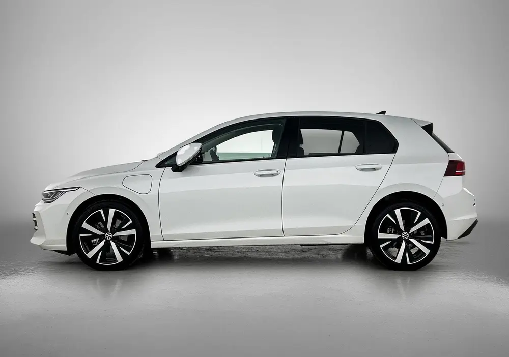 Volkswagen Golf 1.5 eHybrid Life Edition | Automaat | 360 gr uit 2025, foto 2