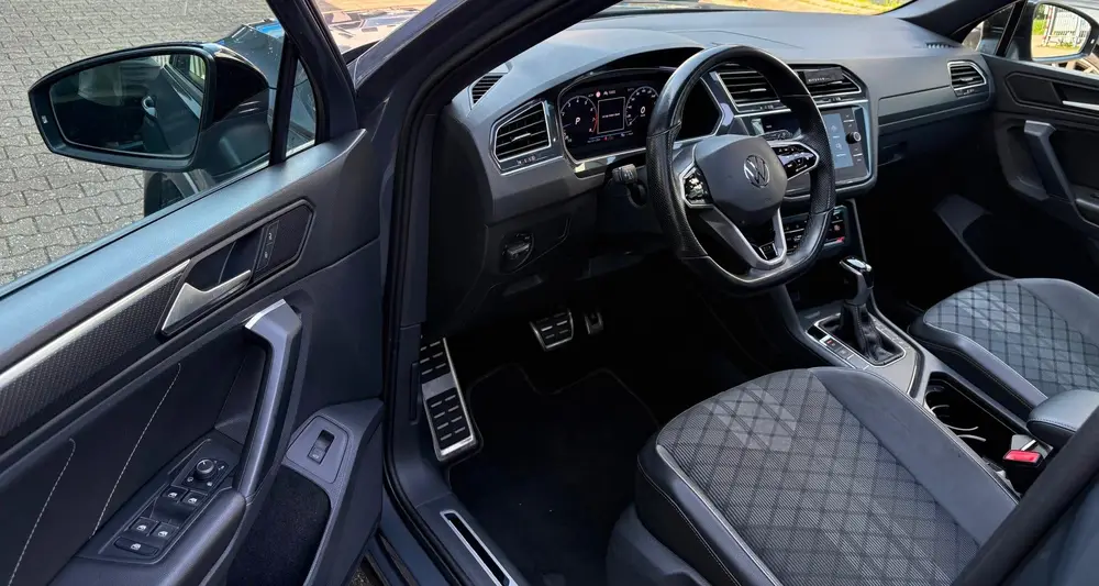 Volkswagen Tiguan 1.5 TSI 3x R-LINE/PANO/CARPLAY/CAMERA uit 2021, foto 10