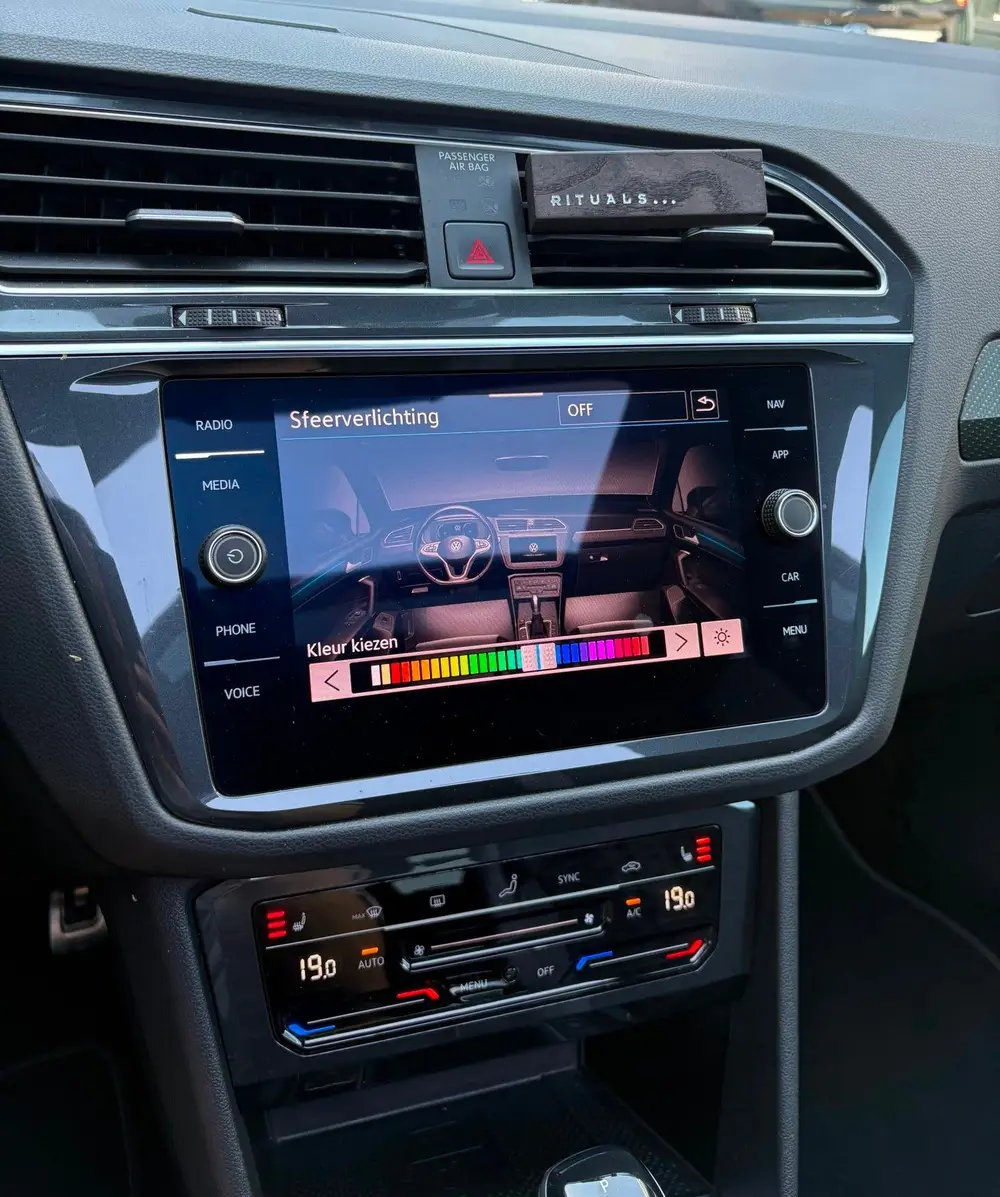 Volkswagen Tiguan 1.5 TSI 3x R-LINE/PANO/CARPLAY/CAMERA uit 2021, foto 15