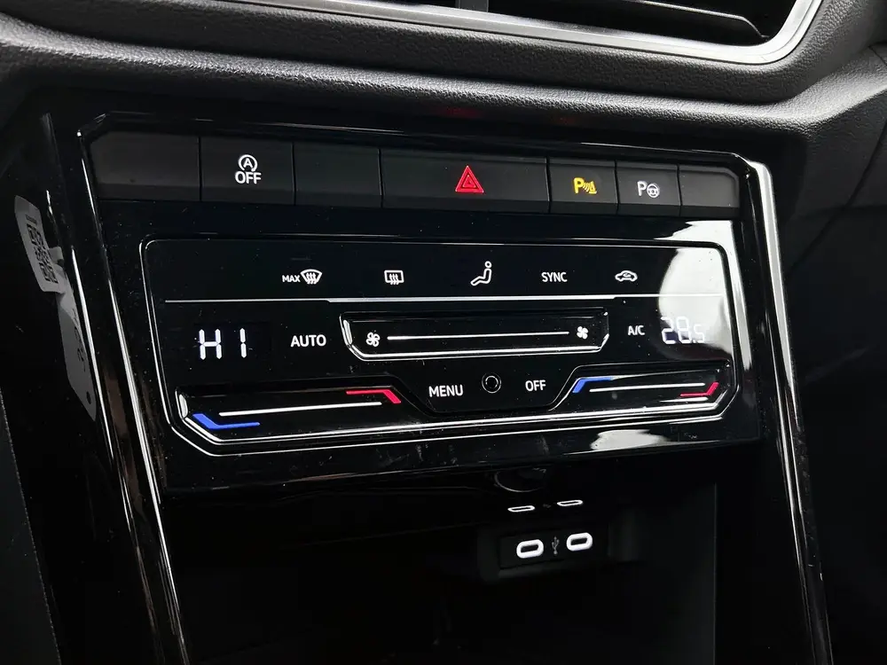 Volkswagen T-Roc 1.0 TSI R-Line | Camera | CarPlay | Adaptiv uit 2024, foto 18