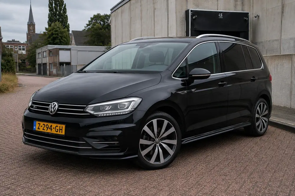 Volkswagen Touran 1.5 TSI R-Line | 7-persoons | NIEUWE MOTOR uit 2019