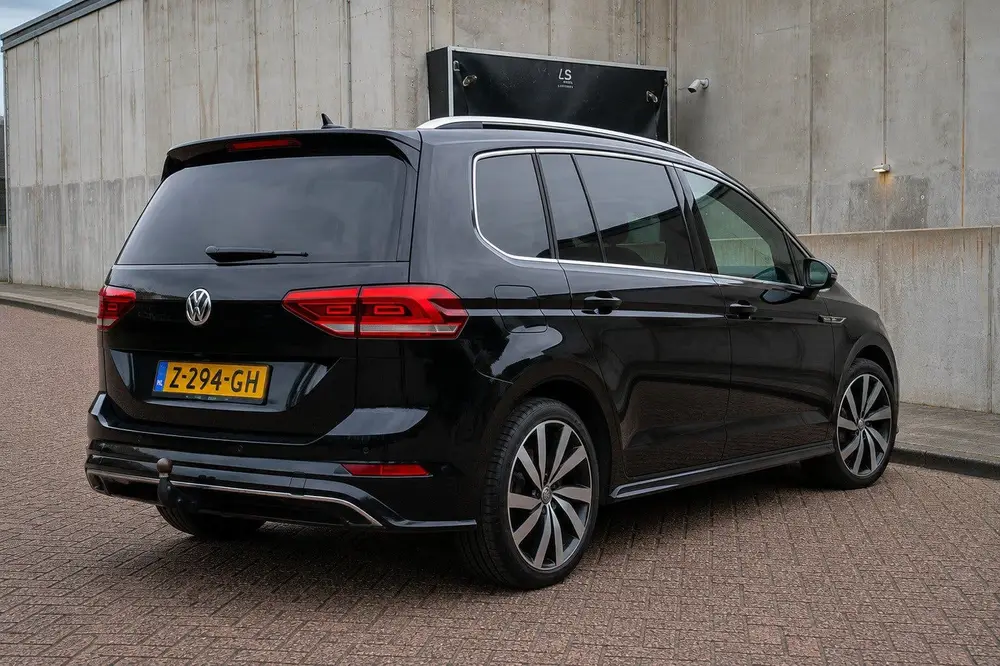 Volkswagen Touran 1.5 TSI R-Line | 7-persoons | NIEUWE MOTOR uit 2019, foto 4