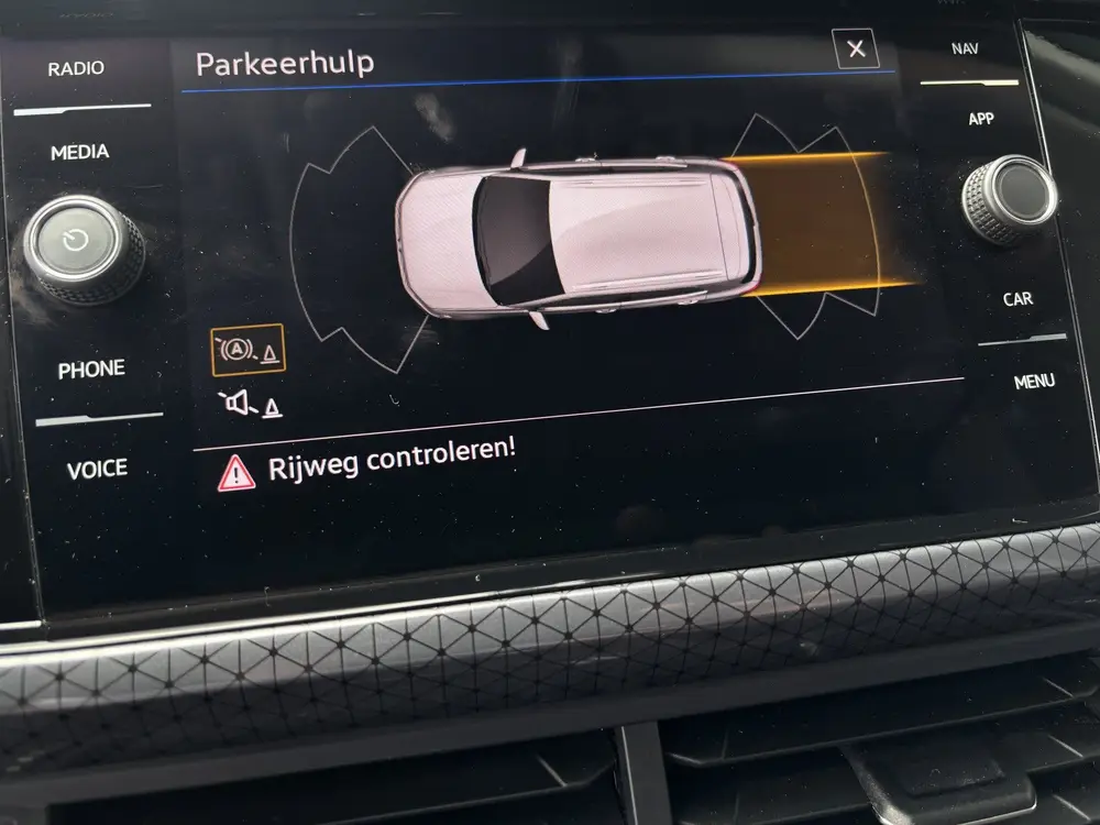 Volkswagen T-Cross 1.0 TSI Style stoelverwarming (bj 2023) uit 2023, foto 10
