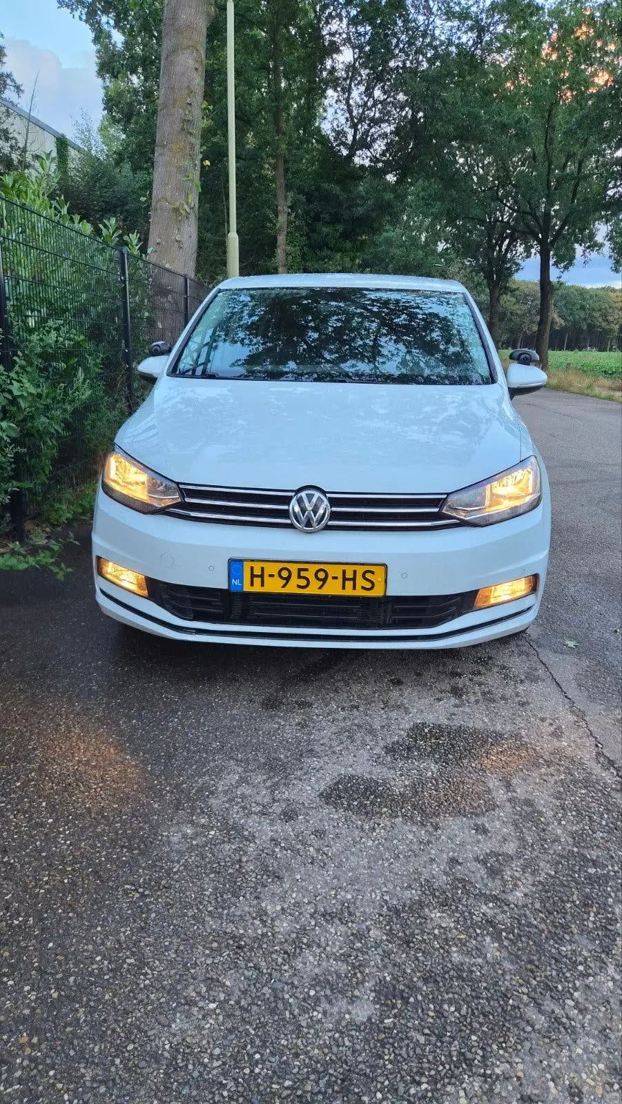 Volkswagen Touran 2.0 TDI 150pk DSG 2020 Wit uit 2020, foto 2