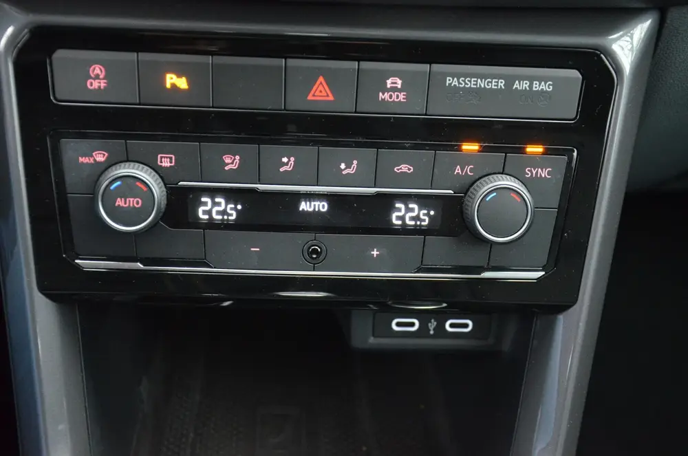 Volkswagen T-Cross 1.0 TSI Style Business R Line Automaat/Na uit 2020, foto 17