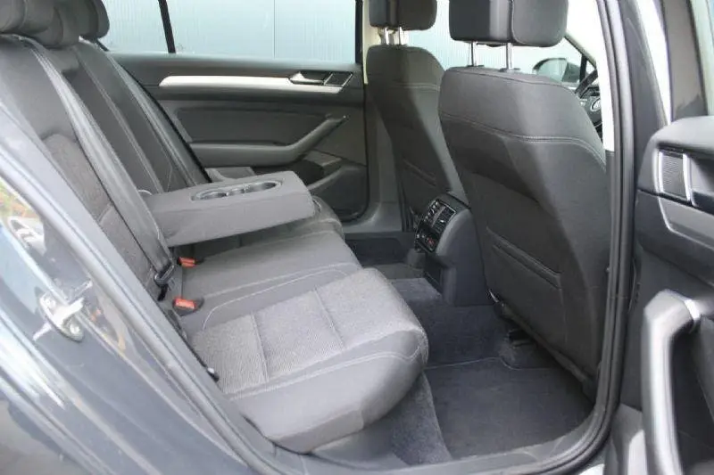 Volkswagen Passat 1.5 TSI Comfortline Business NETTO EXPORT uit 2019, foto 5