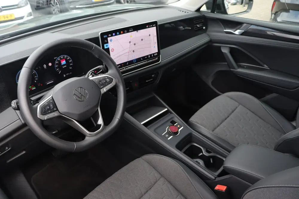 Volkswagen Tiguan 1.5 eHybrid Life | Trekhaak | Camera | ACC uit 2025, foto 10