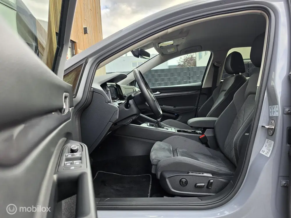 Volkswagen Golf 1.5 TSI STYLE CARPLAY CAMERA ACC MASSAGE uit 2020, foto 11