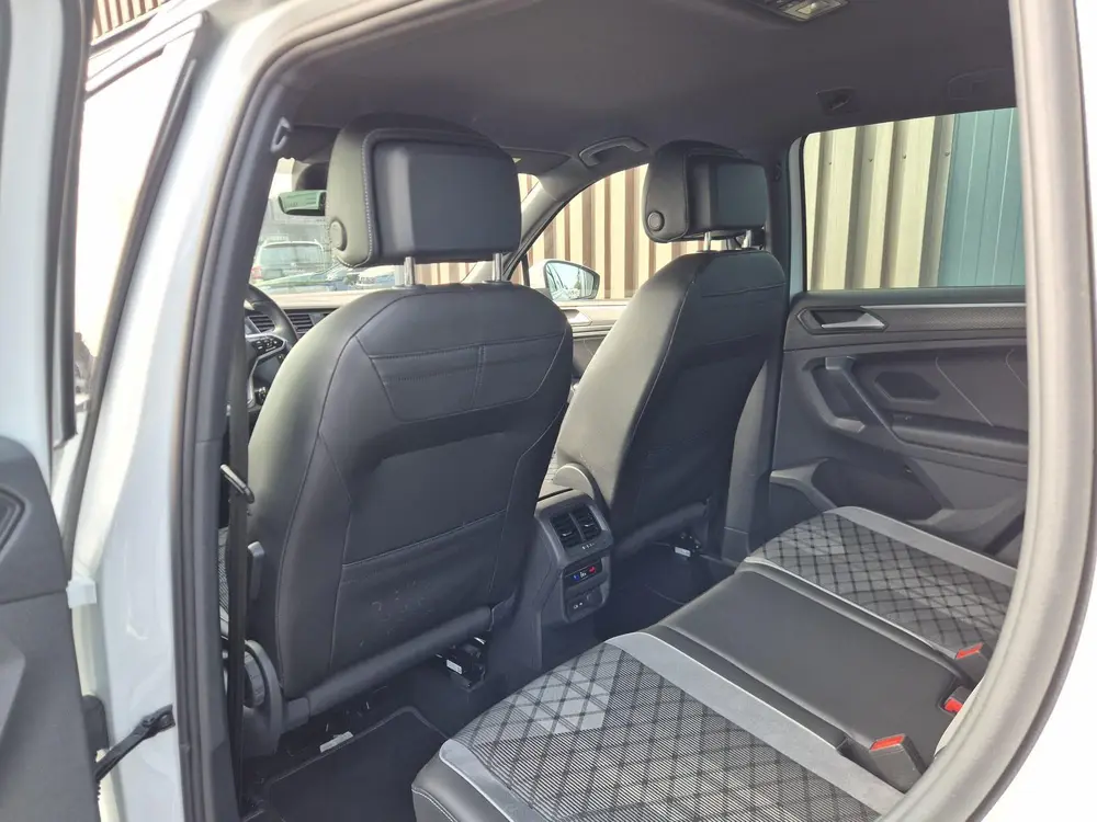 Volkswagen Tiguan Tiguan 1.4 TSI eHybrid R-Line Business | BTW | IQ uit 2022, foto 9