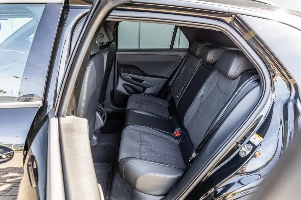 Volkswagen T-Roc 1.5 eTsi 115pk DSG Style First Edition | Tr uit 2026, foto 16