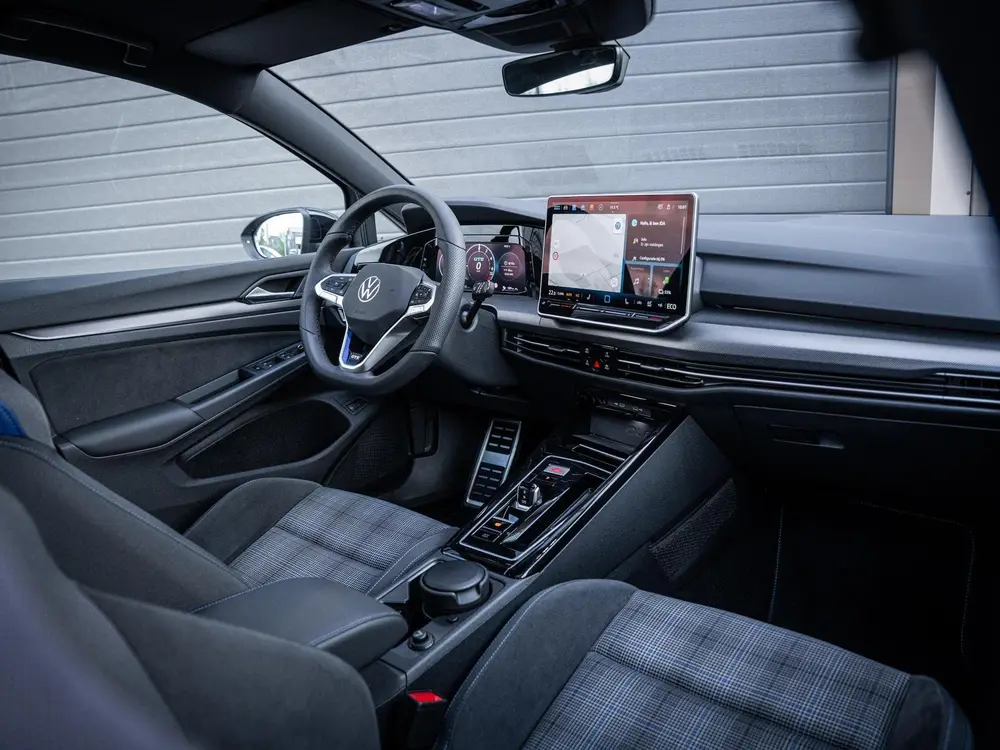 Volkswagen Golf 8.5 1.5 eHybrid GTE - Mistl. l Pano l 19'' l uit 2025, foto 13