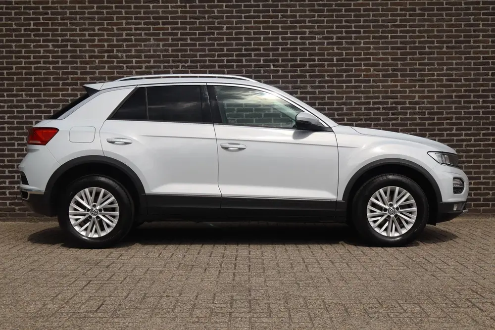 Volkswagen T-Roc 1.0 TSI 115pk Style | Navigatie | Parkeerse uit 2020, foto 3