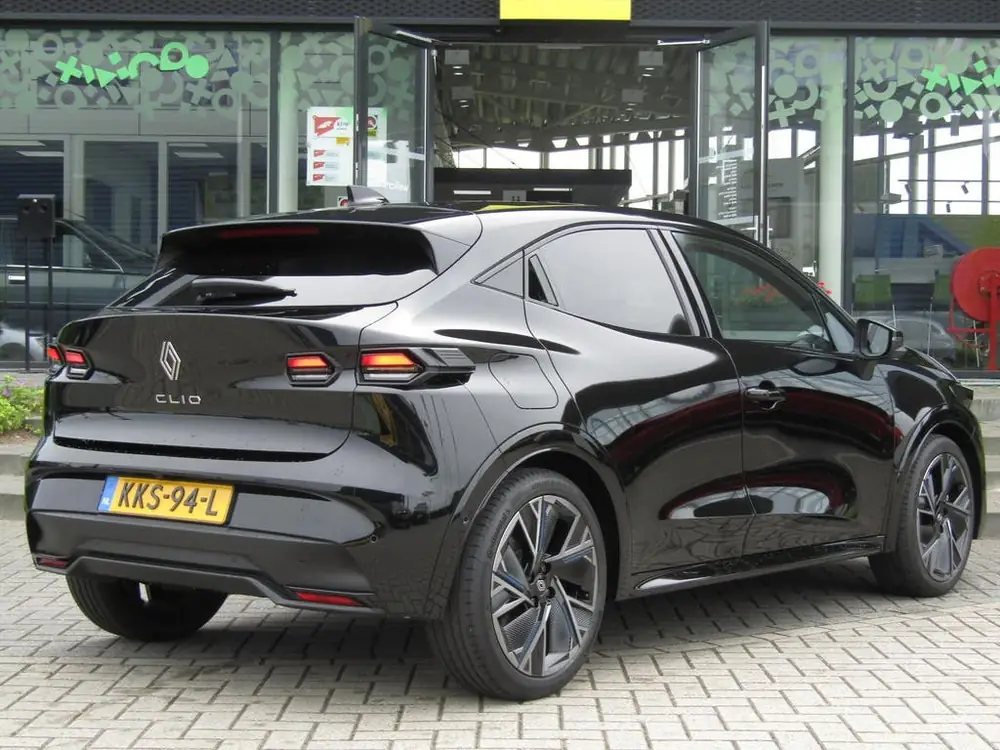 Renault Clio TCe 115pk Techno / Pack RS / Navigatie / Camera uit 2026, foto 2