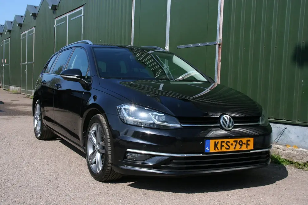 Volkswagen GOLF 1.5 TSI HIGHLINE R-LINE SPORT LEER PANORAMAD uit 2020, foto 2
