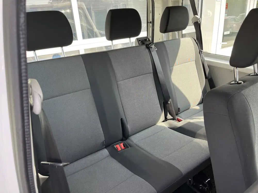 Volkswagen Transporter Kombi 2.0 TDI L1H1 Airco 9 persoons C uit 2019, foto 18