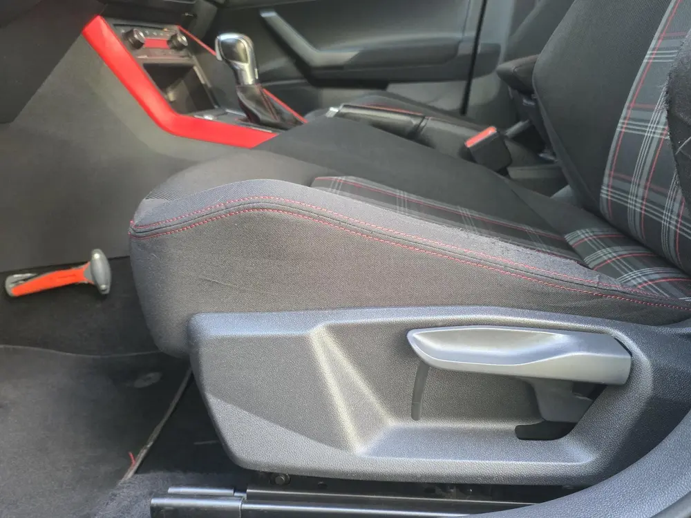 Volkswagen Polo 2.0 TSI 200PK GTI AUTOMAAT | LED | X-Force Uitlaat | Navigatie | Climate Control | Parkeersensoren Polo 2.0 TSI 200PK GTI AUTOMAAT | LED | X-Force u uit 2019, foto 17