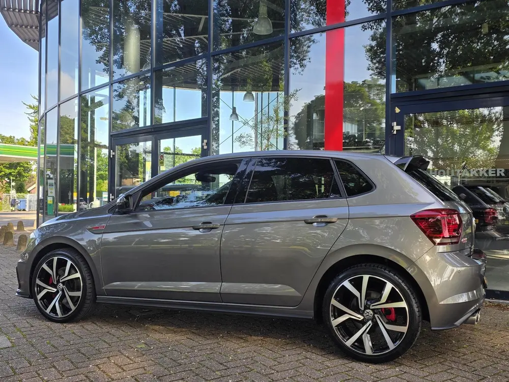 Volkswagen Polo 2.0 TSI 200PK GTI AUTOMAAT | LED | X-Force Uitlaat | Navigatie | Climate Control | Parkeersensoren Polo 2.0 TSI 200PK GTI AUTOMAAT | LED | X-Force u uit 2019, foto 4