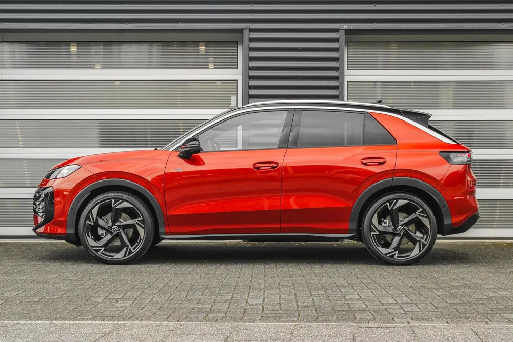 Volkswagen T-Roc 1.5 eTsi 150pk R-Line First Edition | Panor uit 2026, foto 15