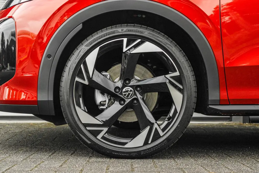 Volkswagen T-Roc 1.5 eTsi 150pk R-Line First Edition | Panor uit 2026, foto 16