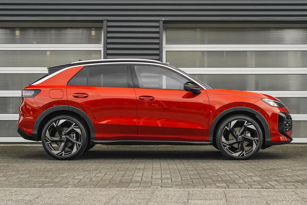 Volkswagen T-Roc 1.5 eTsi 150pk R-Line First Edition | Panor uit 2026, foto 3