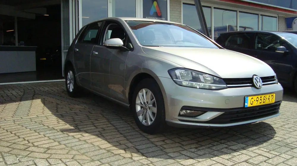 Volkswagen Golf 1.0 TSI Trendline uit 2019, foto 2