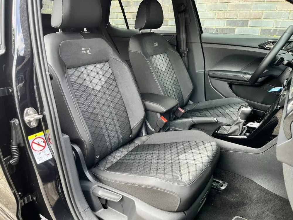 Volkswagen T-Cross 1.5 TSI 150PK R-LINE AFN. TREKH. - CAMERA uit 2025, foto 12