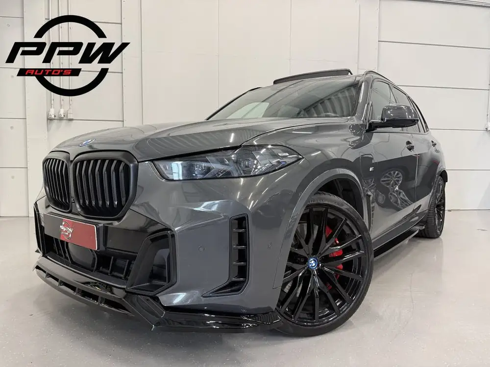 BMW X5 xDrive50e M-Sport DRAVITGRAU/PANO/22"/M-SPORTSTOELEN/ uit 2023