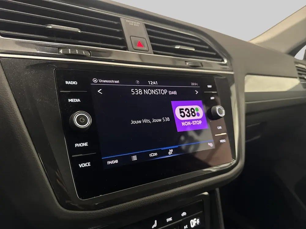 Volkswagen Tiguan 1.5 TSI Life Business uit 2021, foto 19