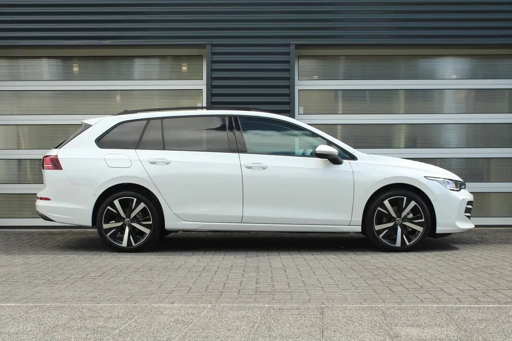 Volkswagen Golf Variant 1.5 TSI 116pk Life Edition | Trekhaa uit 2025, foto 3