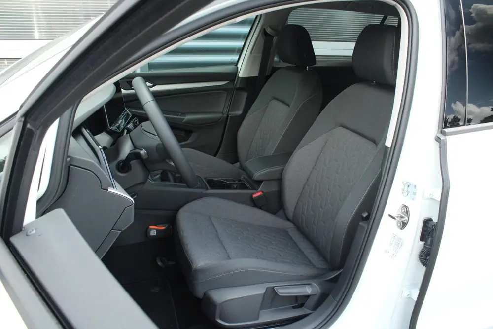 Volkswagen Golf Variant 1.5 TSI 116pk Life Edition | Trekhaa uit 2025, foto 4