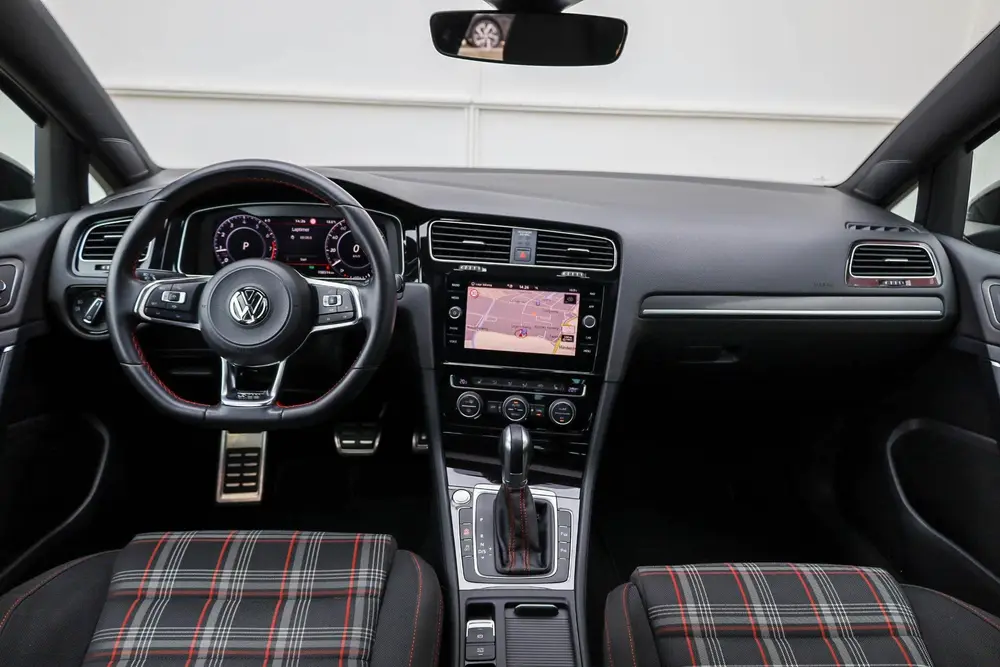 Volkswagen Golf 2.0 TSI 245pk GTI Performance | ACC | Pano | uit 2019, foto 5