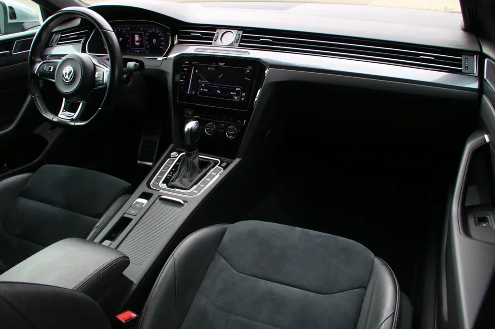 Volkswagen Arteon 2.0 TSI Business R Exclusive uit 2019, foto 14