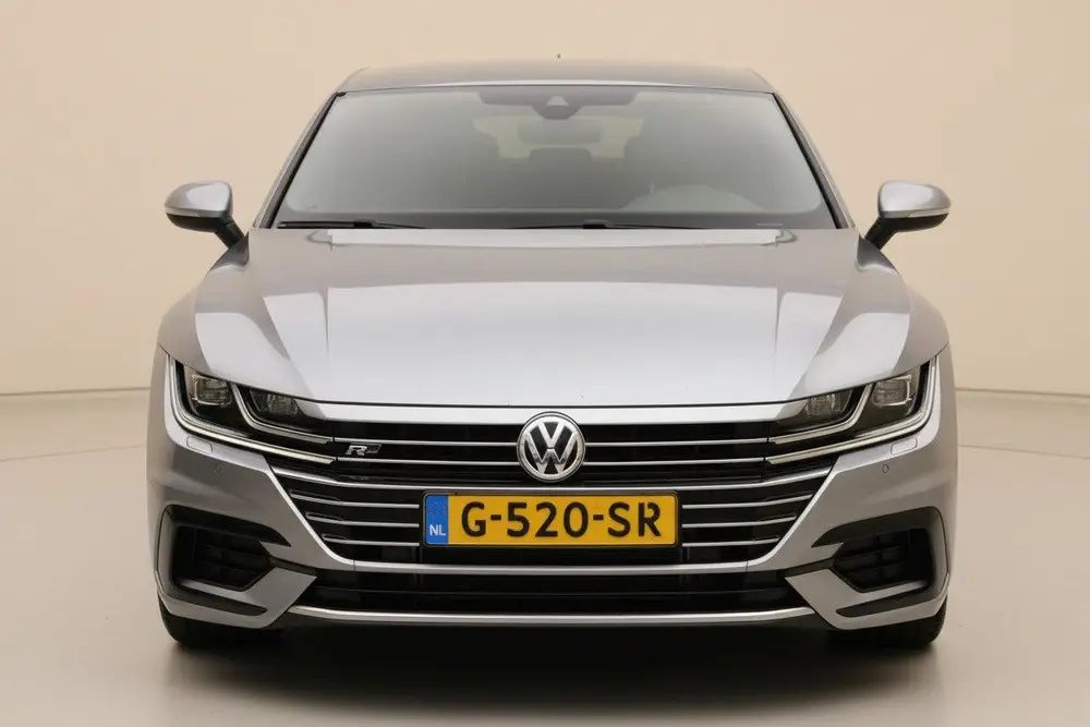 Volkswagen Arteon 2.0 TSI Business R Exclusive uit 2019, foto 2