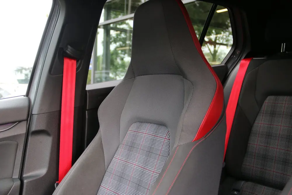 Volkswagen Golf 2.0 TSI GTI PANO-DAK STUURVERW. ADP. CRUISE! uit 2021, foto 16